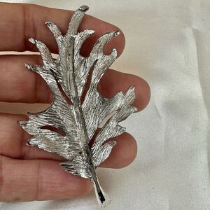 Vintage AN  silver tone leaf brooch